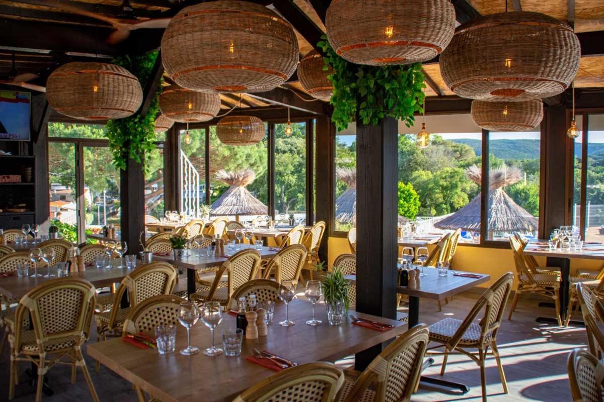 Bungalow Luxe 3 Chambres Surplombant Le Golf De St Tropez Ґассен Екстер'єр фото